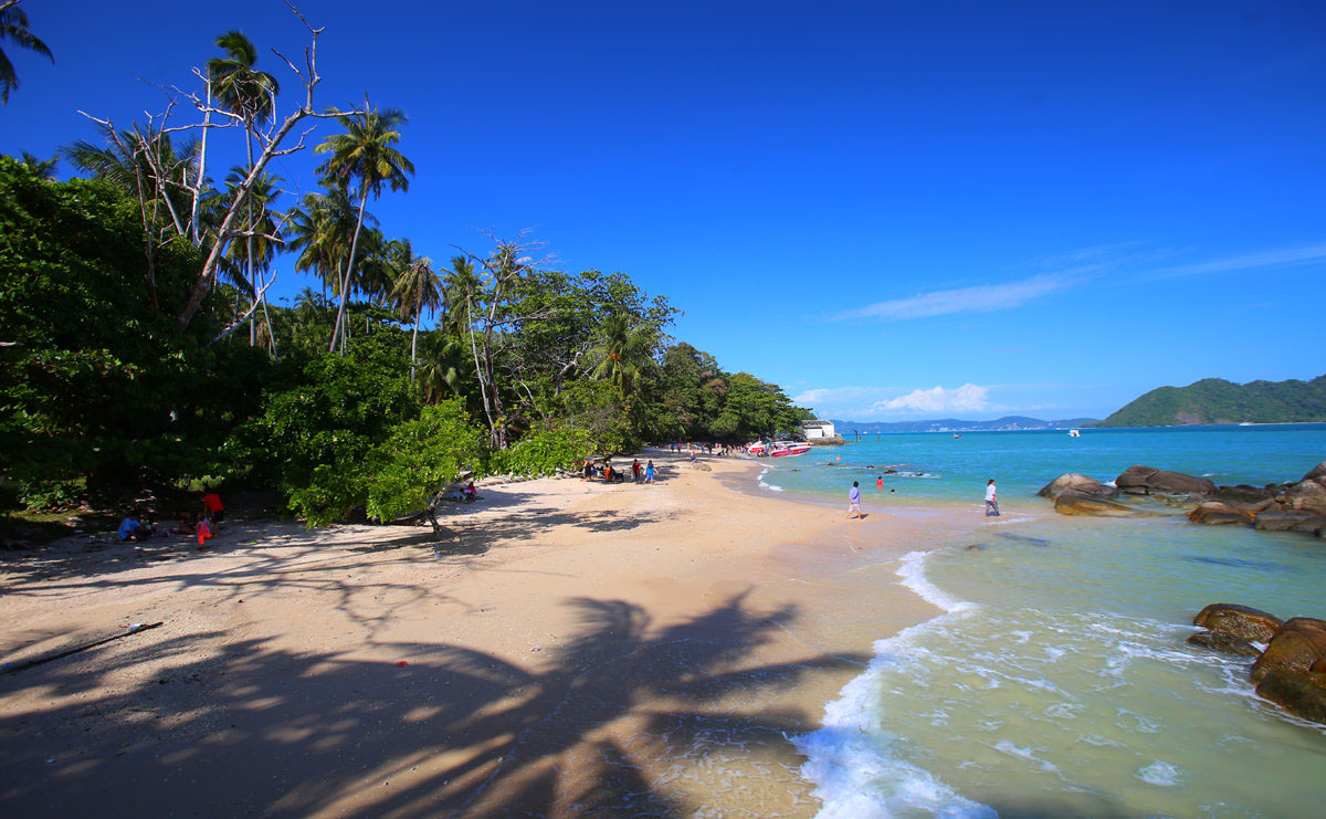 Пляжи пхукета для отдыха. Laem ka Beach. Лаян Бич Пхукет. Пляж Лонг Бич Самуи. Пляж Лаян Бич.